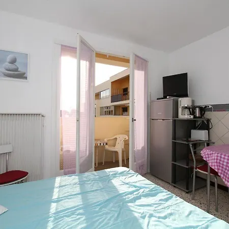 Appartamento Studio Lumineux Avec Parking, Balcon Et Cellier - - Fr-1-553-245