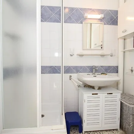 Studio Lumineux Avec Parking, Balcon Et Cellier - - Fr-1-553-245 Appartamento Balaruc-les-Bains