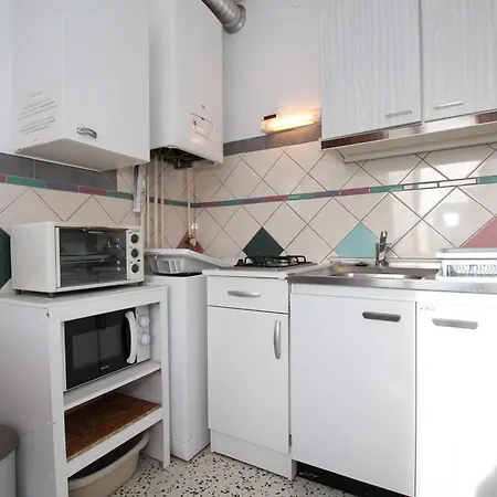 Studio Lumineux Avec Parking, Balcon Et Cellier - - Fr-1-553-245 *